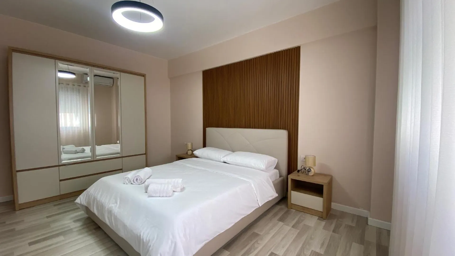 Central Cozy Apartment Tirana Albania