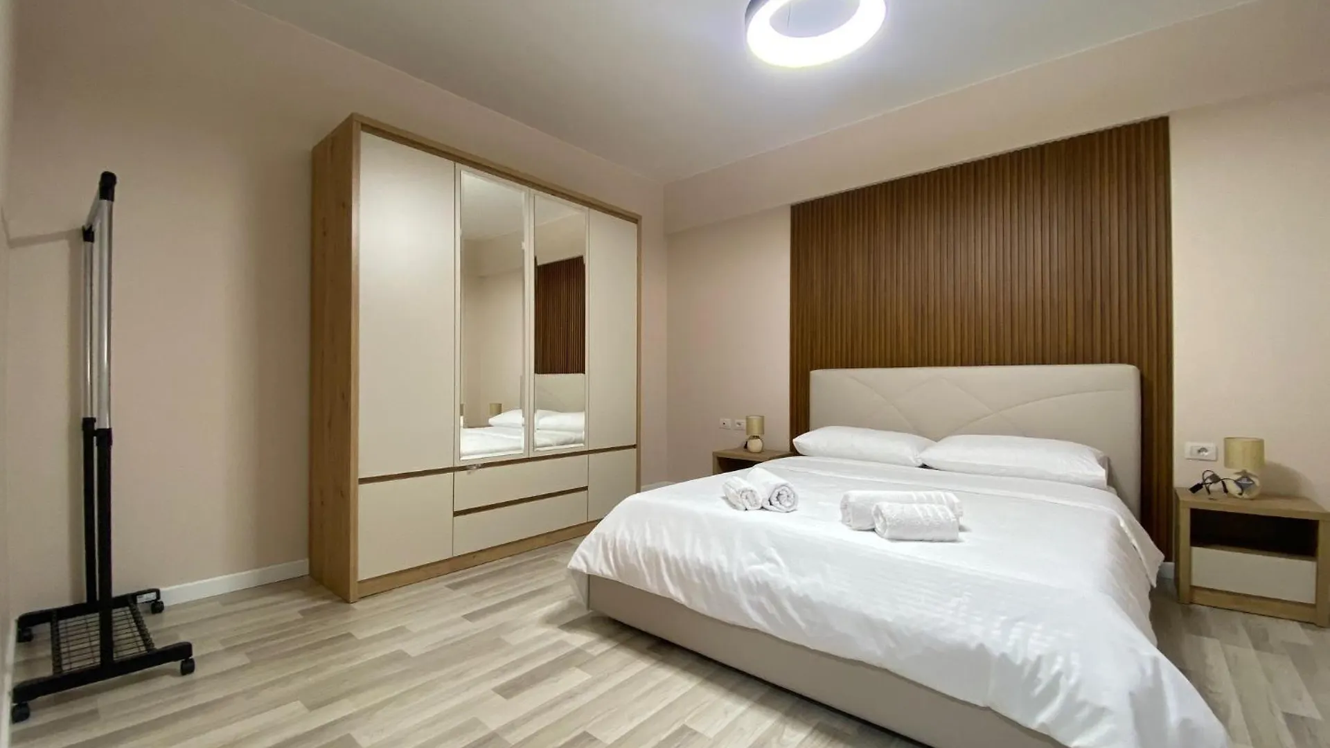 Central Cozy Apartment Tirana Albania