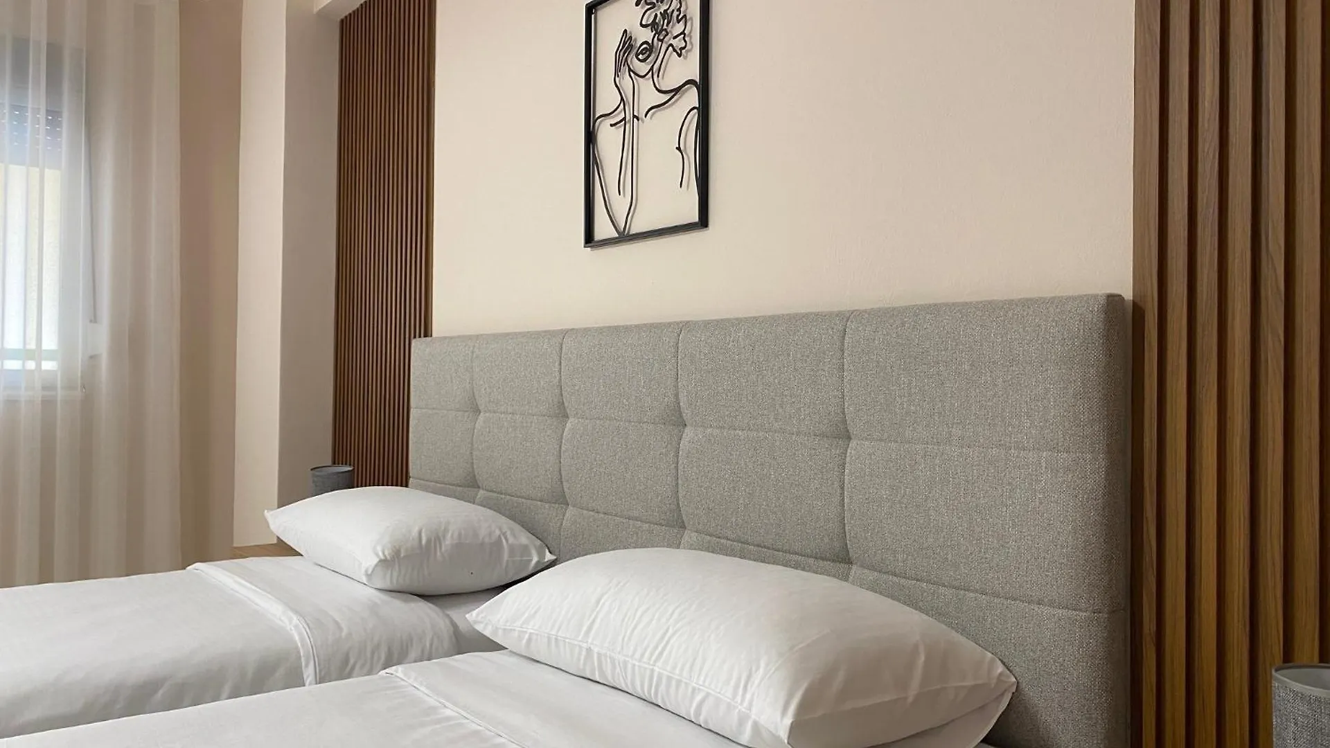 Central Cozy Apartment Tirana