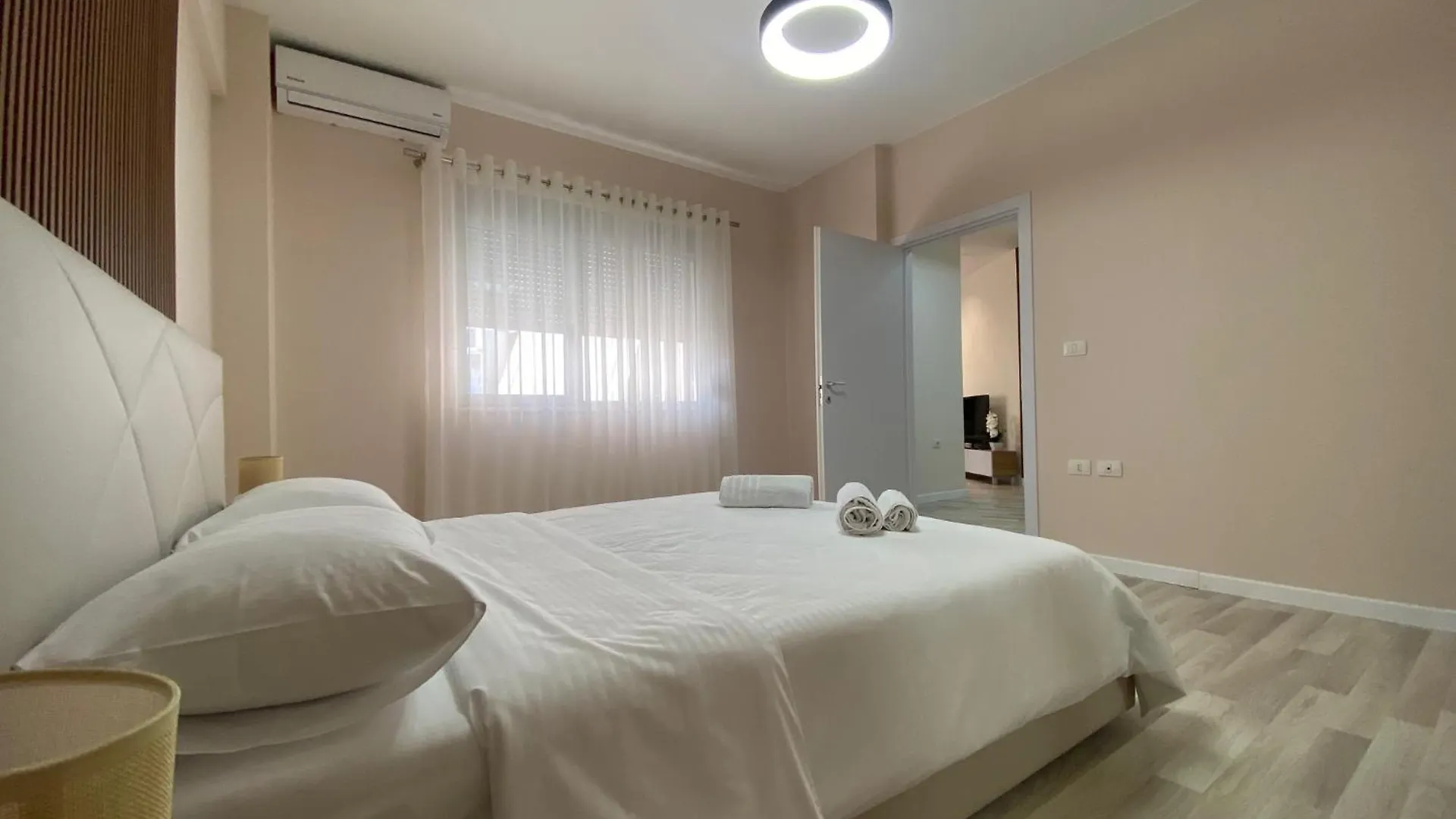 Central Cozy Apartment Tirana