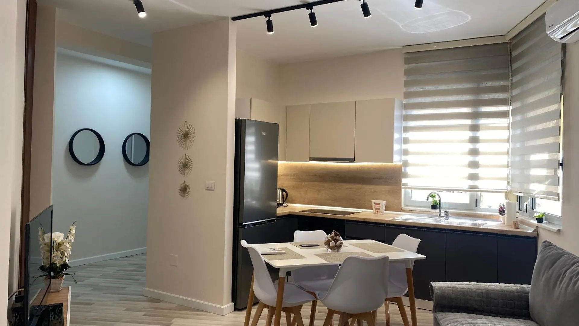 Central Cozy Apartment Tirana