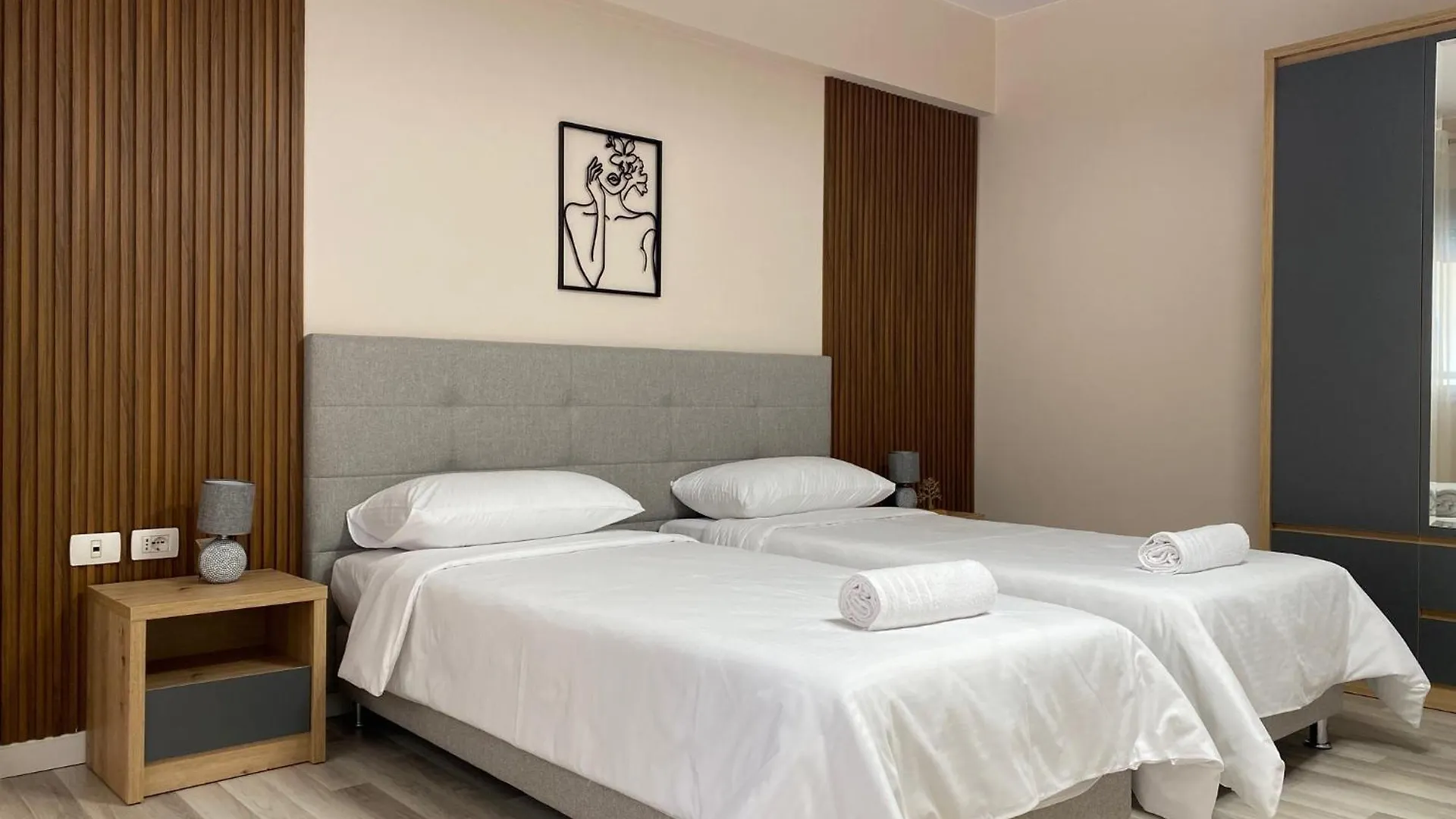 Central Cozy Apartment Tirana 0*,